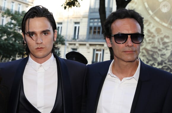 Anthony Delon avec son frère Alain-Fabien Delon aux arrivées de la 10ème édition du "Global Gift Gala" à l'hôtel Four Seasons George V à Paris, le 3 juin 2019. © Denis Guignebourg/Bestimage 