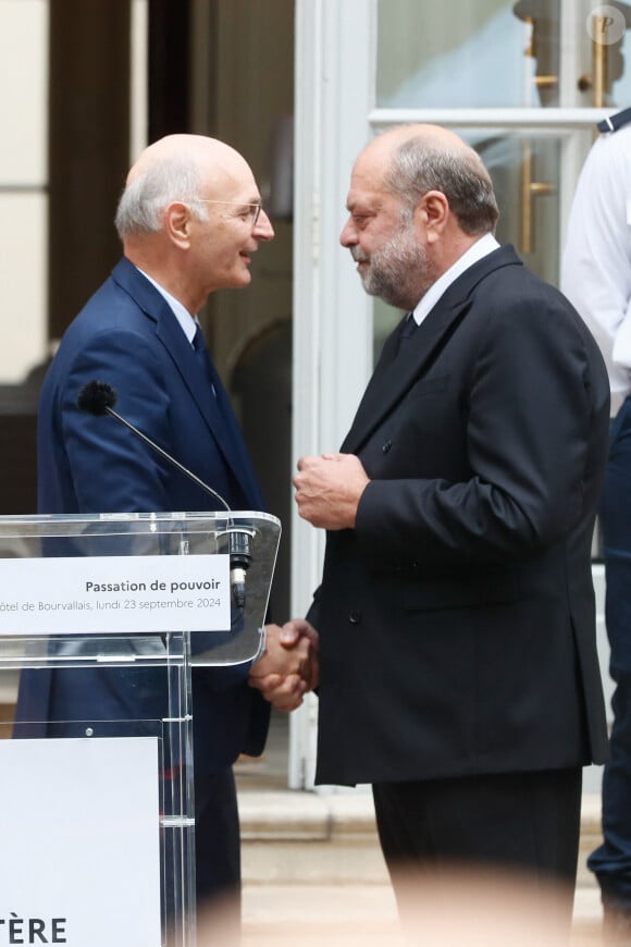 Eric Dupond-Moretti, ancien ministre de la Justice, garde des sceaux, Didier Migaud, ministre de la Justice lors de la passation de pouvoir au ministère de la Justice après la mise en place du gouvernement Barnier à Paris le 23 septembre 2024. © Christophe Clovis / Bestimage 