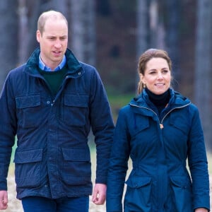 Kate Middleton a été vue récemment à Balmoral avec le prince William
La duchesse de Cambridge, Kate Middleton, a fait le point sur son traitement et son rétablissement.