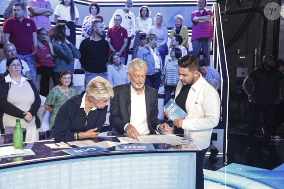 Exclusif - Daniele Gilbert, Gilles Verdez, Sasha Elbaz sur le plateau de l'émission " TPMP " présentée par C.Hanouna et diffusée en direct sur C8, Paris, France, le 23 septembre 2024. © Jack Tribeca / Bestimage 