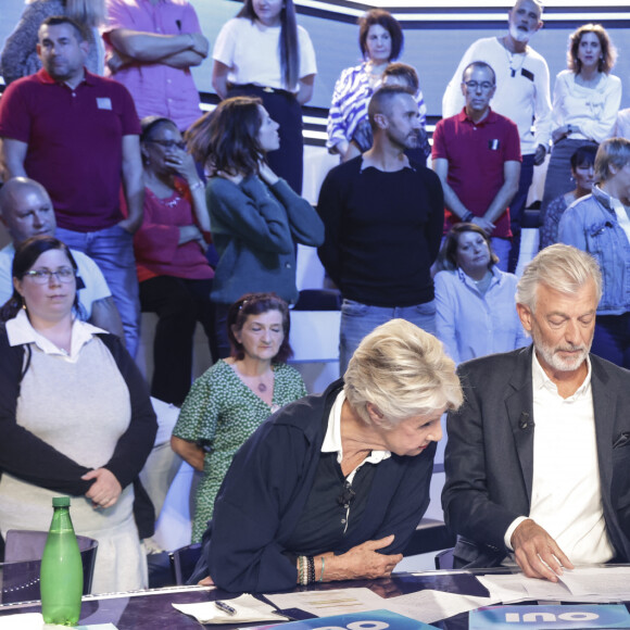 Exclusif - Daniele Gilbert, Gilles Verdez, Sasha Elbaz sur le plateau de l'émission " TPMP " présentée par C.Hanouna et diffusée en direct sur C8, Paris, France, le 23 septembre 2024. © Jack Tribeca / Bestimage 