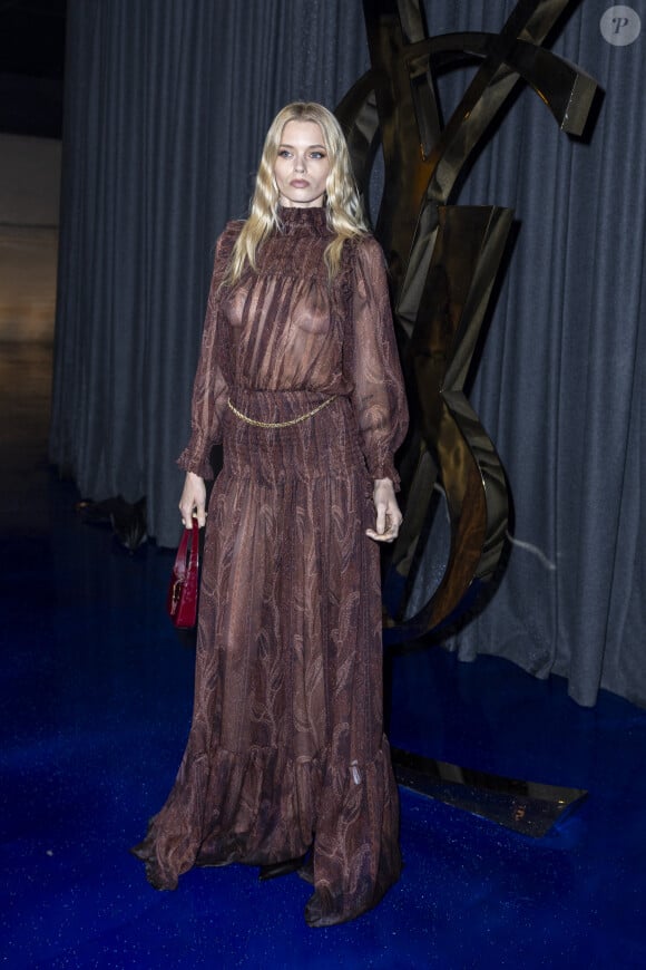 Abbey Lee - Photo Call pour Le Défilé -Saint Laurent lors de la Fashion Week à Paris le 24 septembre 2024. © Olivier Borde /Bestimage 