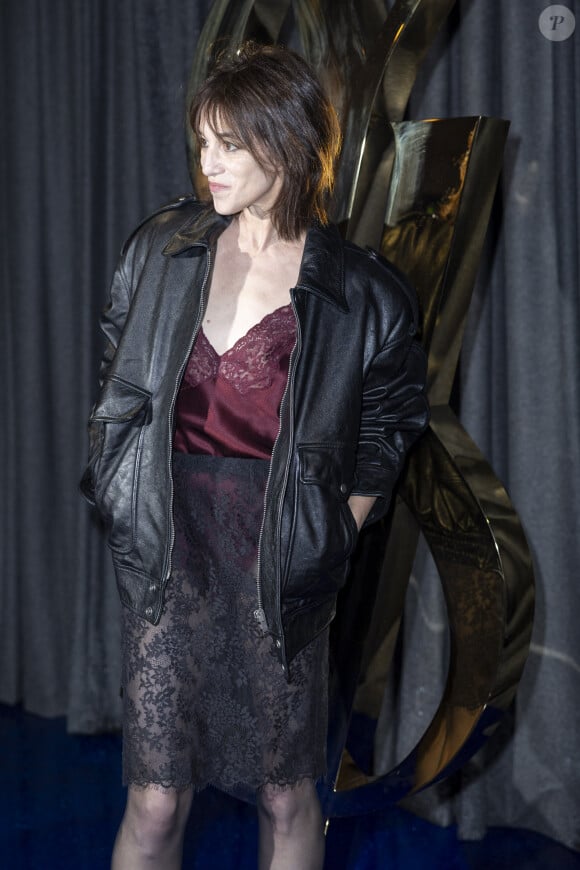 Charlotte Gainsbourg - Photo Call pour Le Défilé -Saint Laurent lors de la Fashion Week à Paris le 24 septembre 2024. © Olivier Borde /Bestimage  “Photo call Saint Laurent Show during Fashion Week in Paris on September 24, 2024 