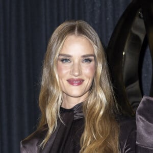 Rosie Huntington-Whiteley - Photo Call pour Le Défilé -Saint Laurent lors de la Fashion Week à Paris le 24 septembre 2024. © Olivier Borde /Bestimage 