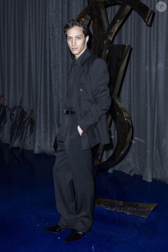 Dario Aita au photocall du défilé Saint Laurent, Collection Prêt-à-porter Printemps / Eté 2025 dans le cadre de la Fashion Week de Paris le 24 septembre 2024. © Olivier Borde / Bestimage 