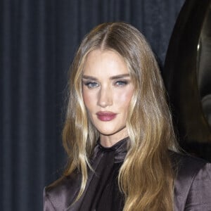 Rosie Huntington-Whiteley - Photo Call pour Le Défilé -Saint Laurent lors de la Fashion Week à Paris le 24 septembre 2024. © Olivier Borde /Bestimage 