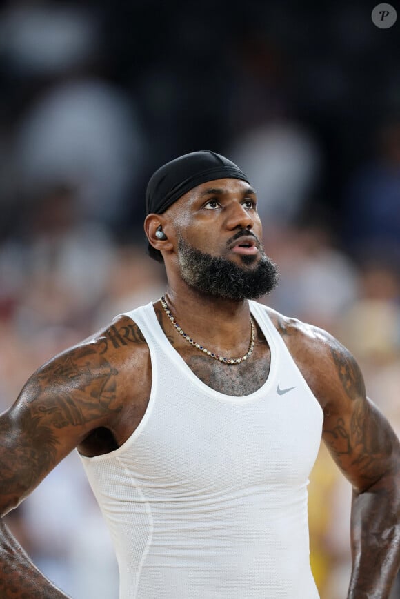 LeBron James a organisé cette soirée pour le lancement d'une boisson alcoolisé
 
LeBron James - Finale de basketball opposant les Etats-Unis à la France (98-87) lors des Jeux Olympiques de Paris 2024 (JO) à l'Arena Bercy, à Paris, France, le 10 août 2024. © Jacovides-Perusseau/Bestimage