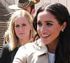 Il affirme que Meghan donne "des directives claires" et qu'elle est "orientée vers les solutions"
Meghan Markle, duchesse de Sussex (enceinte) , salue ses fans en arrivant à l'Opéra de Sydney, à l'occasion de leur visite officielle en Australie. Le 16 octobre 2018 