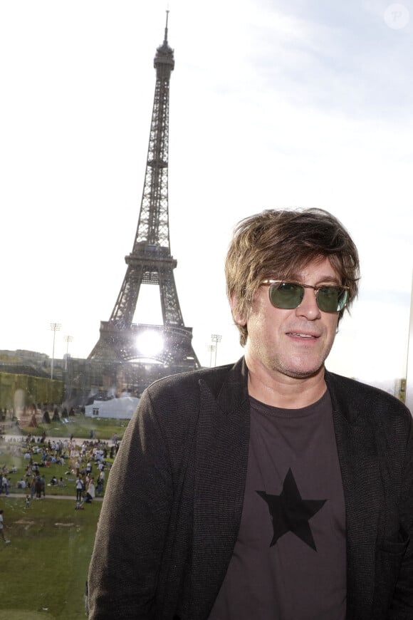 Délivrant notamment une anecdote émouvante
Exclusif - Thomas Dutronc - 2ème édition du Prix Gotlib lors du Festival du Livre de Paris 2024 le 13 janvier 2024. © Cedric Perrin / Bestimage