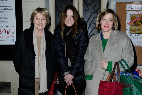 Marisa Borini, Carla Bruni-Sarkozy et Valeria Bruni Tedeschi assistent à la pièce de théâtre " Les Larmes amères de Petra Von Kant " avec la mère de Carla Bruni-Sarkozy, Marisa Borini et la soeur de Carla Bruni-Sarkozy, Valeria Bruni Tedeschi au théâtre de l'Œuvre à Paris, France, le 25 mars 2015. Photo par Aurore Marechal/ABACAPRESS.COM