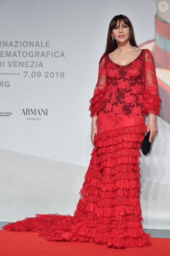 Monica Bellucci s'y sent en sécurité, loin des regards indiscrets.
Monica Bellucci à la projection du film "Irreversible Inversion Integrale" lors du 76ème Festival du Film de Venise, la Mostra à Venise en Italie le 31 Août 2019.