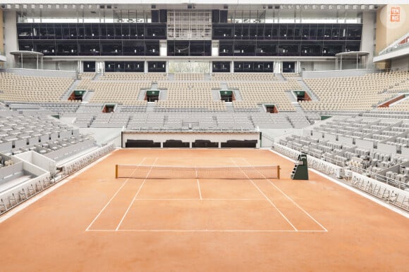 Illustration du cours Philippe Chatrier de Roland Garros avec son toit rétractable à Paris, France, le 21 avril 2023. © Jack Tribeca/Bestimage