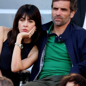 Nolwenn Leroy et son compagnon Arnaud Clément - Célébrités dans les tribunes des Internationaux de France de tennis de Roland Garros 2024 à Paris le 7 juin 2024. © Jacovides-Moreau/Bestimage 