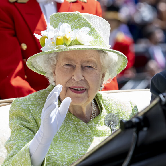 Une maladie que la reine avait choisi de ne pas divulguer
La reine Elisabeth II - La famille royale d'Angleterre lors du Royal Ascot, jour 5. Le 22 juin 2019 