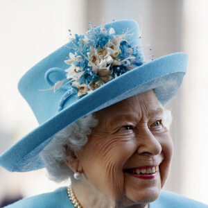 La reine Elisabeth II d'Angleterre visite les bureaux de British Airways à l'occasion du 100ème anniversaire de la compagnie aérienne à Londres, le 23 mai 2019. 