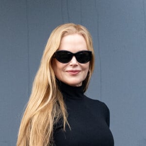 Nicola Kidman, elle, a joué entre le contraste de sa chevelure blonde et la couleur de sa robe.
Nicole Kidman - Arrivées au défilé de mode féminine Balenciaga printemps-été 2025 lors de la Fashion Week de Paris (PFW), à Paris, France, le 30 septembre 2024. © Da Silva-Perusseau/Bestimage