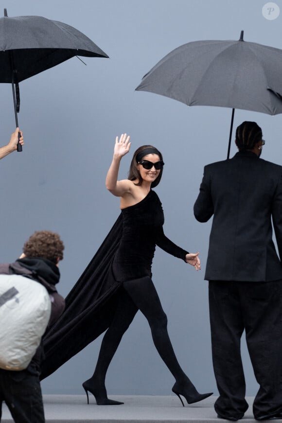 Laetitia Casta - Arrivées au défilé de mode féminine Balenciaga printemps-été 2025 lors de la Fashion Week de Paris (PFW), à Paris, France, le 30 septembre 2024. © Da Silva-Perusseau/Bestimage