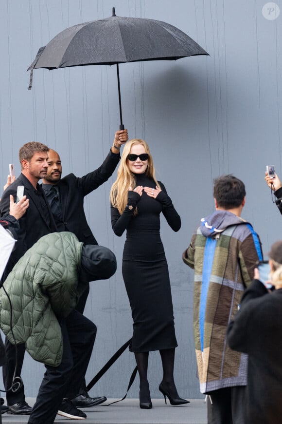 Nicole Kidman - Arrivées au défilé de mode féminine Balenciaga printemps-été 2025 lors de la Fashion Week de Paris (PFW), à Paris, France, le 30 septembre 2024. © Da Silva-Perusseau/Bestimage