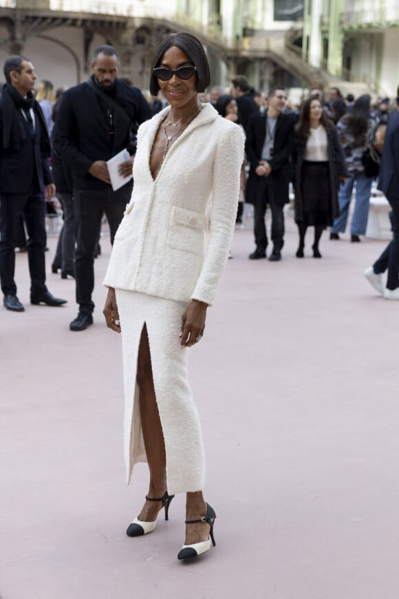 Les flashes ont évidemment crépité quand Naomi Campbell a fait son apparition
Naomi Campbell au Front Row du défilé de mode féminine Chanel printemps-été 2025 lors de la Fashion Week de Paris (PFW), au Grand Palais, à Paris, France, le 1er october 2024. © Olivier Borde/Bestimage