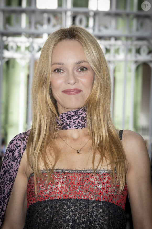 Vanessa Paradis au Front Row du défilé de mode féminine Chanel printemps-été 2025 lors de la Fashion Week de Paris (PFW), au Grand Palais, à Paris, France, le 1er october 2024. © Olivier Borde/Bestimage