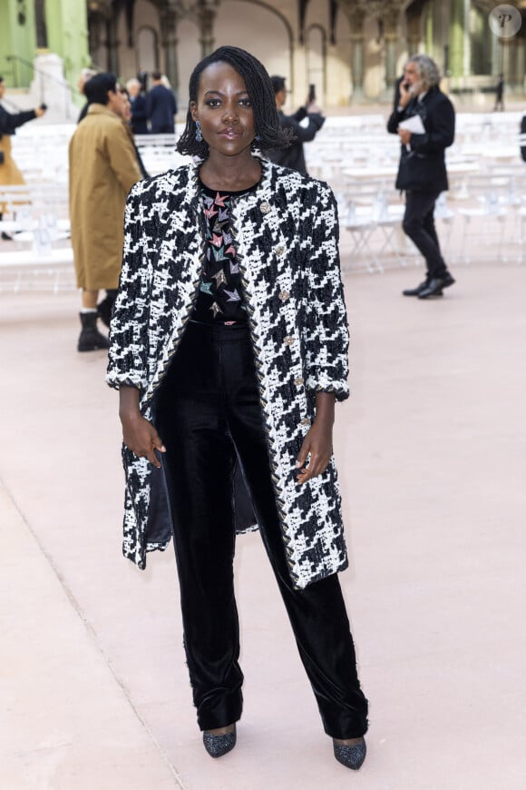 Lupita Nyong'o au Front Row du défilé de mode féminine Chanel printemps-été 2025 lors de la Fashion Week de Paris (PFW), au Grand Palais, à Paris, France, le 1er october 2024. © Olivier Borde/Bestimage