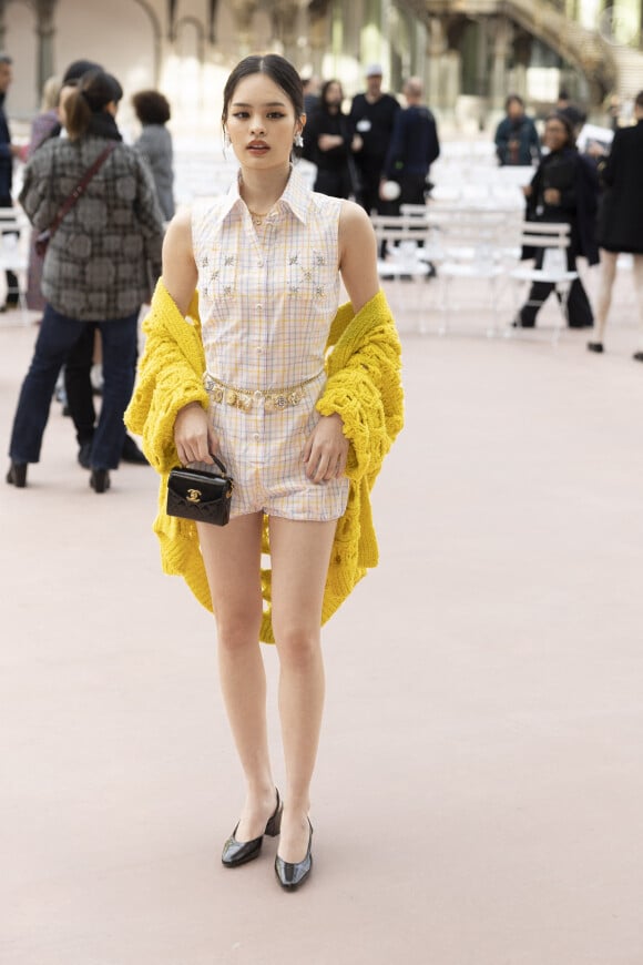 Achiraya Nitibhon au Front Row du défilé de mode féminine Chanel printemps-été 2025 lors de la Fashion Week de Paris (PFW), au Grand Palais, à Paris, France, le 1er october 2024. © Olivier Borde/Bestimage