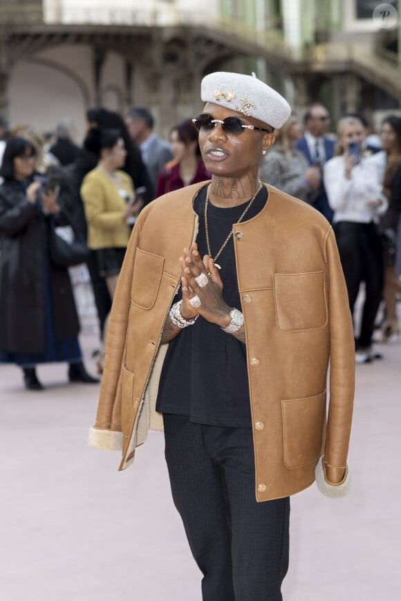 Wizkid au Front Row du défilé de mode féminine Chanel printemps-été 2025 lors de la Fashion Week de Paris (PFW), au Grand Palais, à Paris, France, le 1er october 2024. © Olivier Borde/Bestimage