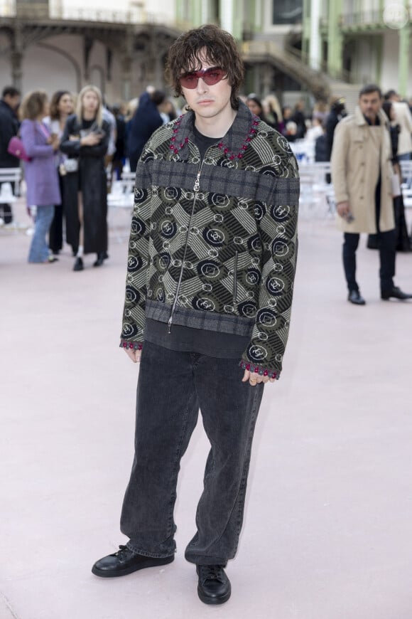 Gene Gallagher au Front Row du défilé de mode féminine Chanel printemps-été 2025 lors de la Fashion Week de Paris (PFW), au Grand Palais, à Paris, France, le 1er october 2024. © Olivier Borde/Bestimage