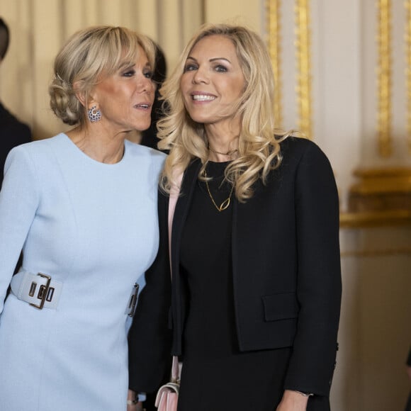 La présidente française Brigitte Macron et tiphaine auziere lors des présentations avant un dîner d'État officiel dans le cadre de la visite d'État de deux jours du président chinois en France, au palais de l'Élysée à Paris, le 6 mai 2024. © Eliot Blondet / Pool / Bestimage