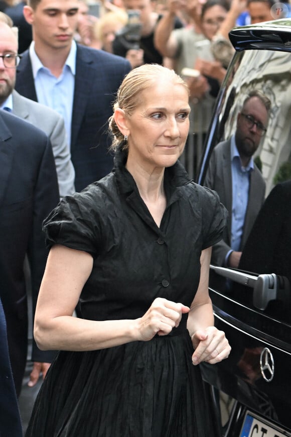 Ce nouvel opus abordera des thèmes tels que la survie, la résilience et la maternité
Céline Dion à la sortie de l'hôtel Royal Monceau à Paris avant l'ouverture des Jeux Olympiques (JO) de Paris 2024, à Paris, France, le 24 juillet 2024. 