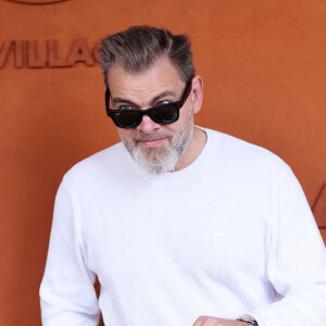 Clovis Cornillac - Célébrités au village lors des Internationaux de France de tennis de Roland Garros 2024 à Paris le 9 juin 2024.