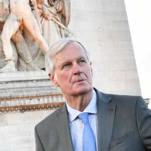 Exclusif - No Web - Michel Barnier - Remise des médailles par le président de la République à l'Arc de Triomphe aux athlètes lors de la parade des champions à l'occasion des Jeux Olympiques et Paralympiques Paris 2024, sur l'avenue des Champs-Elysées à Paris. Le 14 septembre 2024 © Perusseau-Ramsamy / Bestimage 