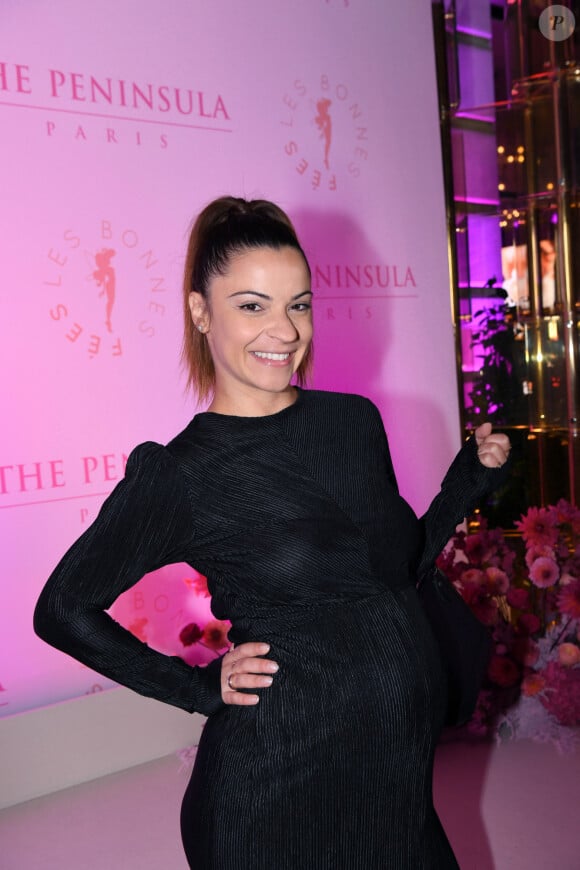 Denitsa Ikonomova (enceinte) - Photocall du 5ème gala de charité de l'association "Les Bonnes Fées" à l'occasion de la campagne mondiale "Octobre Rose" à l'hôtel Peninsula, Paris le 3 octobre 2024. A l'occasion de la campagne mondiale "Octobre Rose", l'hôtel Peninsula Paris lance son programme caritatif "Peninsula in Pink", dont les bénéfices de 254 400 Euros seront reversés à l'association "Les Bonnes Fées". © Rachid Bellak/Bestimage 