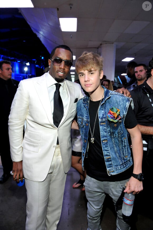 Indépendamment de sa volonté, son nom est associé au rappeur P.Diddy...
(De gauche à droite) Les artistes Sean 'P Diddy' Combs et Justin Bieber aux BET awards 2011 au Shrine Auditorium à Los Angeles, CA, USA le 26 juin 2011. Photo par Mark Davis/PictureGroup/ABACAPRESS.COM