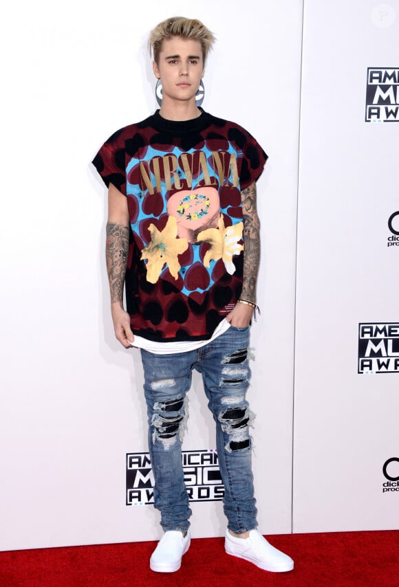 Justin Bieber assiste aux American Music Awards 2015 au Microsoft Theater le 22 novembre 2015 à Los Angeles, CA, USA. Photo par Lionel Hahn/ABACAPRESS.COM