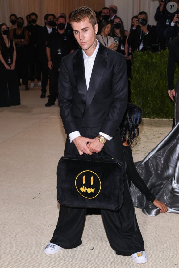 Justin Bieber marchant sur le tapis rouge lors du gala 2021 du Metropolitan Museum of Art Costume Institute célébrant l'ouverture de l'exposition intitulée In America : A Lexicon of Fashion qui s'est tenue au Metropolitan Museum of Art à New York City, NY, USA le 13 septembre 2021. Photo par Anthony Behar/SPUS/ABACAPRESS.COM