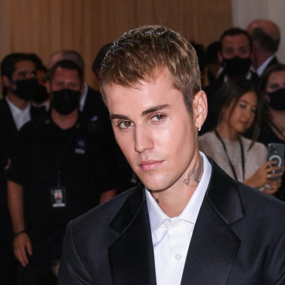 Justin Bieber marchant sur le tapis rouge lors du gala 2021 du Metropolitan Museum of Art Costume Institute célébrant l'ouverture de l'exposition intitulée In America : A Lexicon of Fashion qui s'est tenue au Metropolitan Museum of Art à New York City, NY, USA le 13 septembre 2021. Photo par Anthony Behar/SPUS/ABACAPRESS.COM