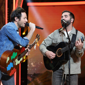 Vianney et Kendji Girac - Les personnalités se mobilisent lors de la 37ème édition du Téléthon sur le plateau de France 2, avec pour parrain Vianney. Cette année, 80,6 millions de dons ont été promis. Le 9 décembre 2023. © Coadic Guirec / Bestimage