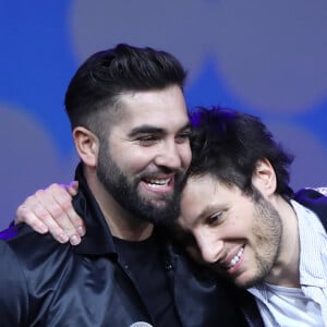 Kendji Girac et Vianney (Vianney Bureau) Disneyland Paris a accueilli 300 enfants hospitalisés avec la Fondation Hôpitaux de Paris – Hôpitaux de France pour une journée inoubliable en compagnie de la Première Dame et présidente de la Fondation Hôpitaux de Paris – Hôpitaux de France, le parrain de l'Opération Pièces Jaunes 2020, la présidente de Disneyland Paris et d'autre personnalités à Marne-la-Vallée, France, le 29 janvier 2020. Lors de cette journée riche en émotions, Disneyland Paris a réaffirmé son engagement de longue date envers l'opération Pièces Jaunes et la Fondation Hôpitaux de Paris – Hôpitaux de France. Depuis plus de 27 ans, Disneyland Paris contribue à l'opération Pièces Jaunes en menant des collectes internes avec les fameuses tirelires jaunes et en faisant don des pièces jetées par les visiteurs dans les fontaines des parcs. Les enfants venus de divers hôpitaux français ont pu oublier le temps d'une journée les soucis de leur quotidien en plongeant dans la magie de Disneyland Paris. © Dominique Jacovides/Bestimage