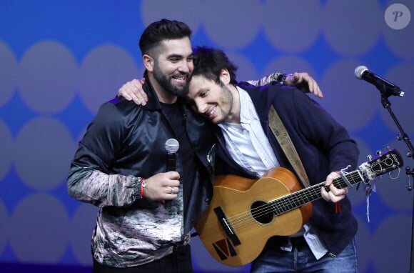 Kendji Girac et Vianney (Vianney Bureau) Disneyland Paris a accueilli 300 enfants hospitalisés avec la Fondation Hôpitaux de Paris – Hôpitaux de France pour une journée inoubliable en compagnie de la Première Dame et présidente de la Fondation Hôpitaux de Paris – Hôpitaux de France, le parrain de l'Opération Pièces Jaunes 2020, la présidente de Disneyland Paris et d'autre personnalités à Marne-la-Vallée, France, le 29 janvier 2020. Lors de cette journée riche en émotions, Disneyland Paris a réaffirmé son engagement de longue date envers l'opération Pièces Jaunes et la Fondation Hôpitaux de Paris – Hôpitaux de France. Depuis plus de 27 ans, Disneyland Paris contribue à l'opération Pièces Jaunes en menant des collectes internes avec les fameuses tirelires jaunes et en faisant don des pièces jetées par les visiteurs dans les fontaines des parcs. Les enfants venus de divers hôpitaux français ont pu oublier le temps d'une journée les soucis de leur quotidien en plongeant dans la magie de Disneyland Paris. © Dominique Jacovides/Bestimage