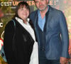 Clovis Cornillac (acteur et réalisateur) et sa mère Myriam Boyer au photocall de l'avant-première du film "C'est Magnifique !" au cinéma UGC Ciné Cité Les Halles à Paris le 31 mai 2022. © Coadic Guirec / Bestimage