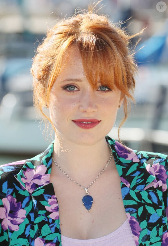 Claire Romain au photocall de la série "Ici tout commence" lors de la 24ème édition du Festival de la Fiction TV de La Rochelle, France, le 17 septembre 2022. © Patrick Bernard/Bestimage 