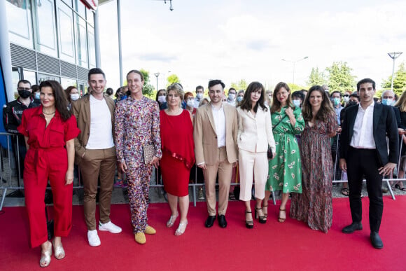 Le jury : Jezabel Marques, Olivier Lallart, Romain Brau, Laurence Meunier, Quentin Delcourt, Anne Parillaud, Anne-Claire Dolivet, Vanessa Djian et Kevin Elarbi lors du tapis rouge de la soirée d'ouverture du Festival Plurielles à Compiègne le 11 juin 2021. © Pierre Perusseau / Bestimage 