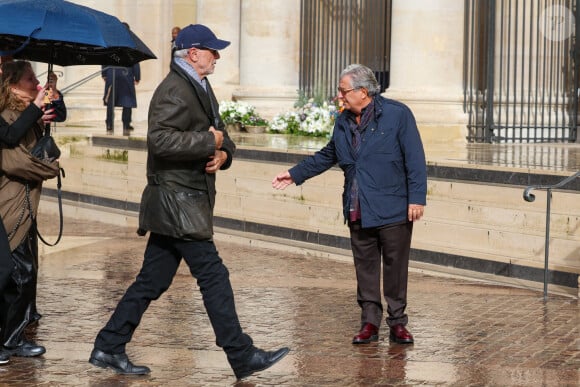 Devant l'édifice religieux
Thierry Lhermitte et Christian Clavier - Obsèques de Michel Blanc en l'église Saint-Eustache à Paris, le 10 octobre 2024. © Moreau / Jacovides / Bestimage 