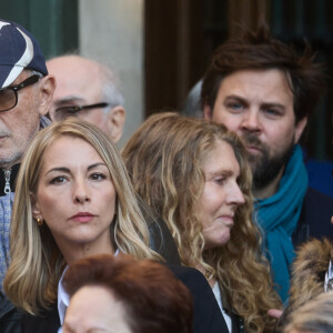 Thierry Lhermitte et Hélène Aubert sont ensemble depuis plus de 50 ans
 
Thierry Lhermitte, sa femme Hélène (Hélène Aubert) - Sortie des Obsèques de Michel Blanc en l'église Saint-Eustache à Paris, le 10 octobre 2024. © Moreau / Jacovides / Bestimage