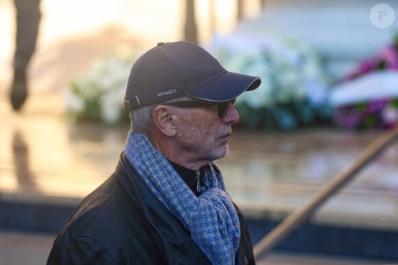 Thierry Lhermitte - Sortie des Obsèques de Michel Blanc en l'église Saint-Eustache à Paris, le 10 octobre 2024. © Moreau / Jacovides / Bestimage