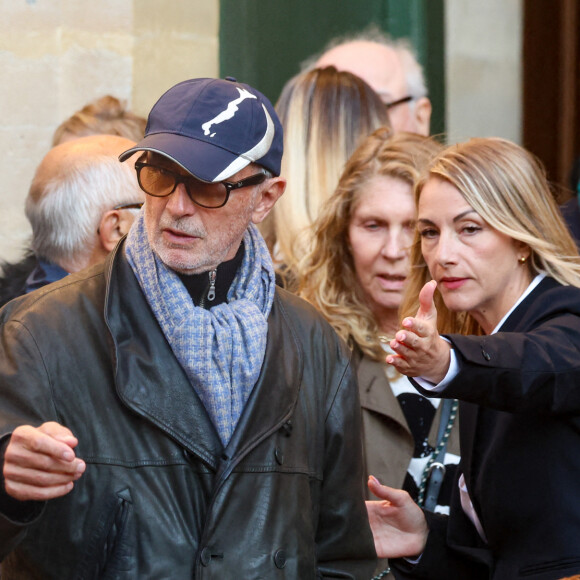 Thierry Lhermitte - Sortie des Obsèques de Michel Blanc en l'église Saint-Eustache à Paris, le 10 octobre 2024. © Moreau / Jacovides / Bestimage