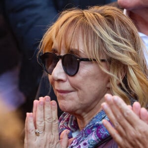 Marie-Anne Chazel et Carole Bouquet - Sortie des Obsèques de Michel Blanc en l'église Saint-Eustache à Paris, le 10 octobre 2024. © Moreau / Jacovides / Bestimage 