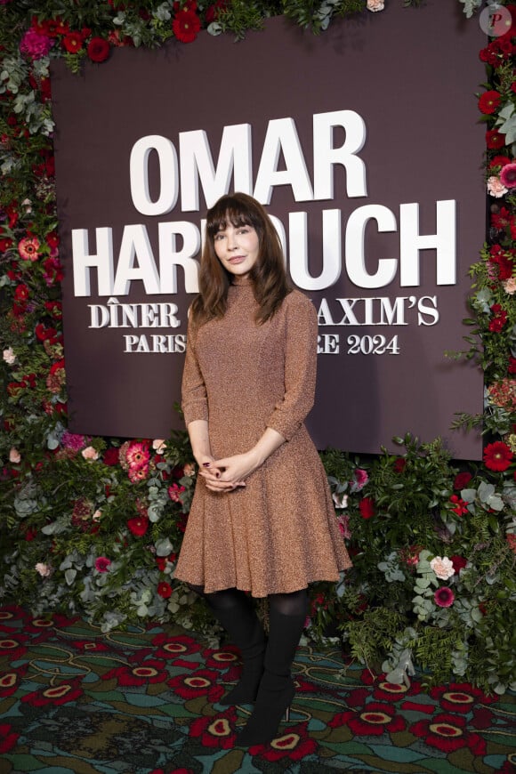 Alix Benezech au photocall de la soirée Omar Harfouch "Dîner chez Maxim's" à Paris le 9 octobre 2024. © Perusseau / Tribeca / Bestimage