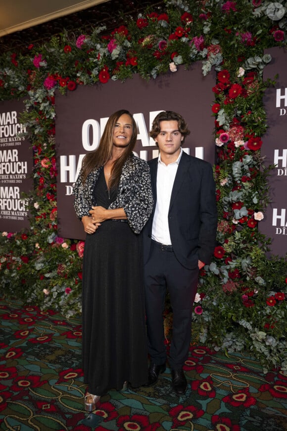 Nathalie Marquay-Pernaut et son fils Tom au photocall de la soirée Omar Harfouch "Dîner chez Maxim's" à Paris le 9 octobre 2024. © Perusseau / Tribeca / Bestimage